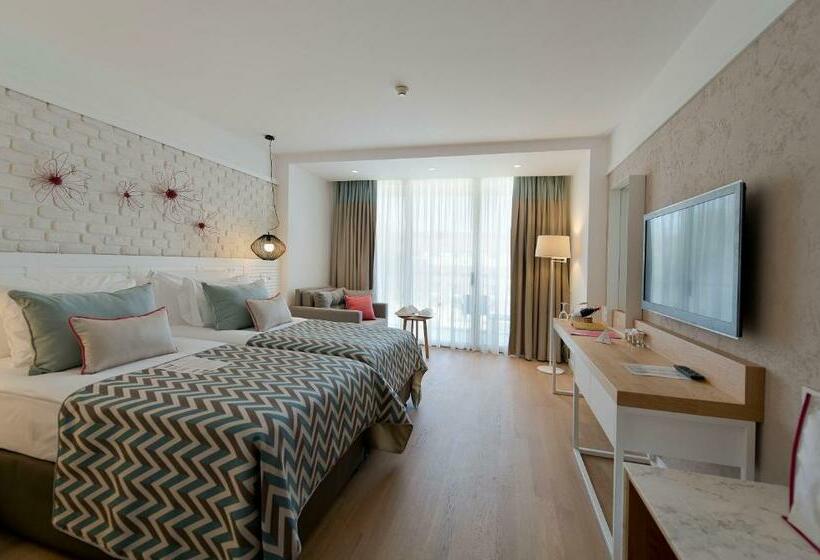 Standard Quadruple Room, Akra Kemer