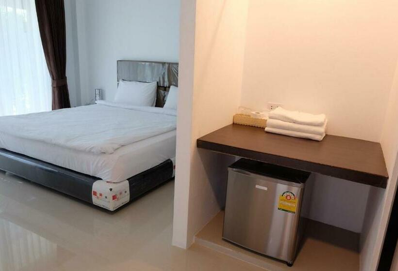스탠다드 룸 킹사이즈 침대, Me2 Singhamuntra Resort Kamphaengsaen