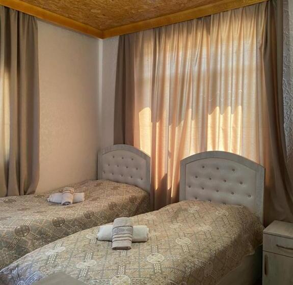 Economy Triple Room, Tatev Shinuhayr