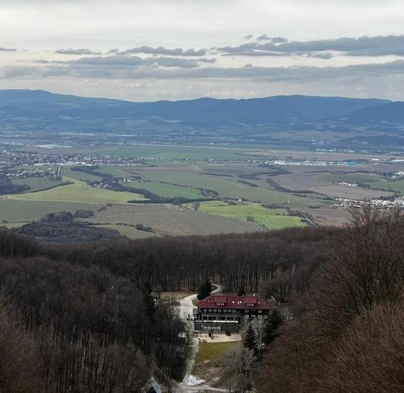 اتاق استاندارد با چشم‌انداز کوهستان, Chata Pod Ostrým Vrchom