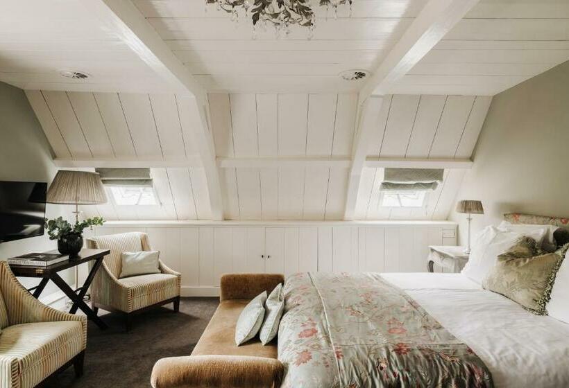 اتاق استاندارد چهار تخته, Inn On The Lake