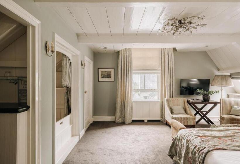 اتاق استاندارد چهار تخته, Inn On The Lake