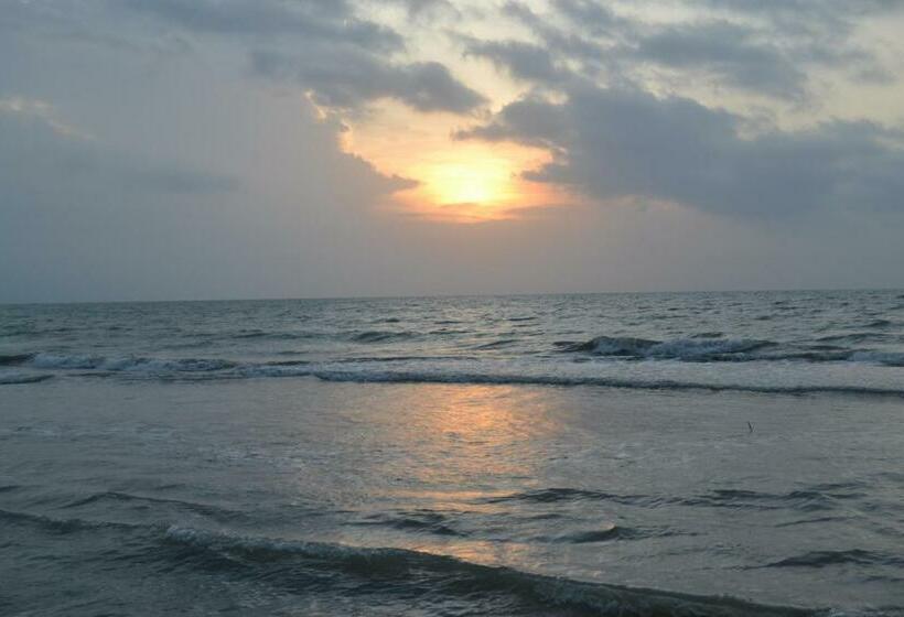اتاق سه نفره دلوکس با چشم‌انداز دریا, Maleiwa Beach