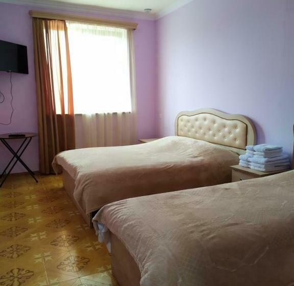 اتاق استاندارد با چشم‌انداز, Alex Hotel In Shinuhayr