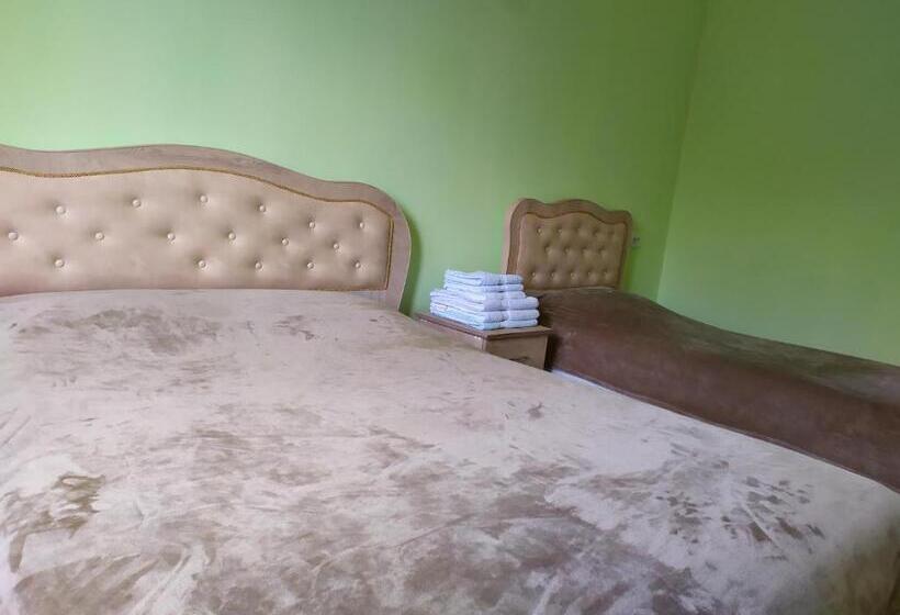 اتاق استاندارد سه نفره, Alex Hotel In Shinuhayr