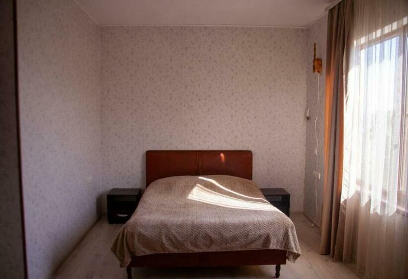 اتاق خانوادگی, B&b Sunrise House Aygavan