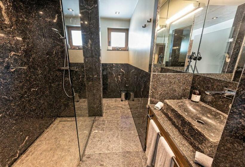 اتاق لوکس, Skilodge Oberlech