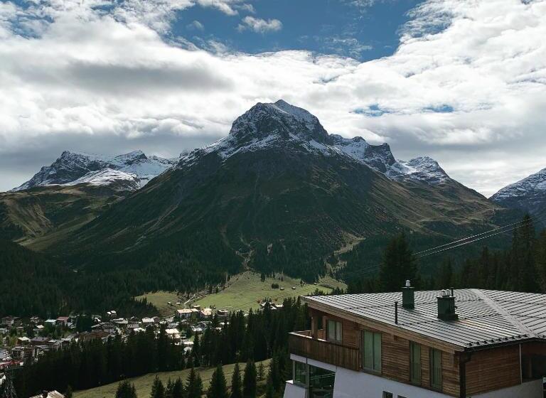 کلبه ییلاقی, Skilodge Oberlech
