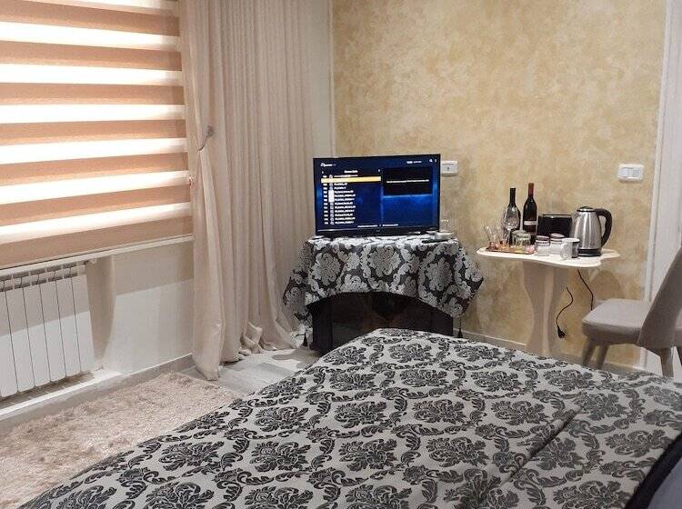 اتاق لوکس با بالکن, The Chedy Home