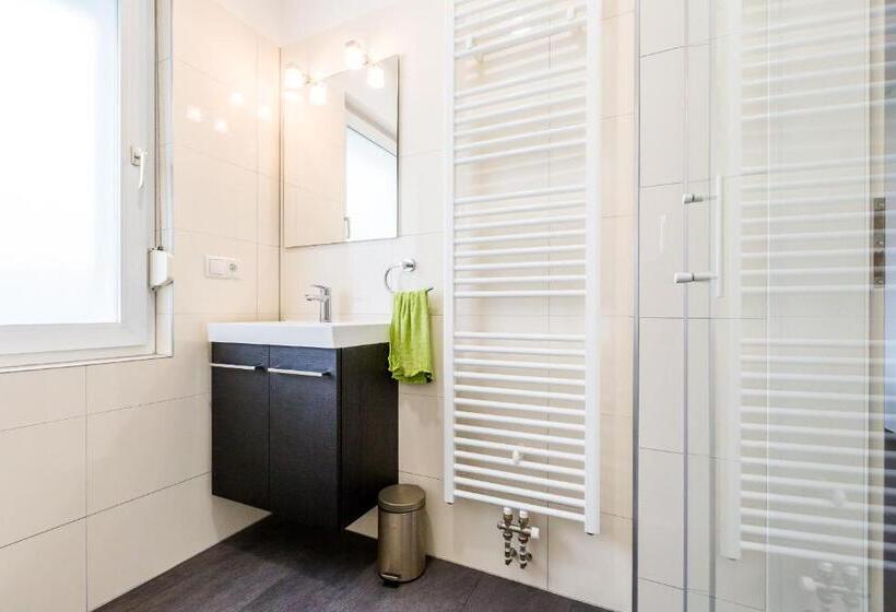 דירת דופלקס בת חדר שינה 1, Deluxe Haus Glessen   Zentral Zu Köln!
