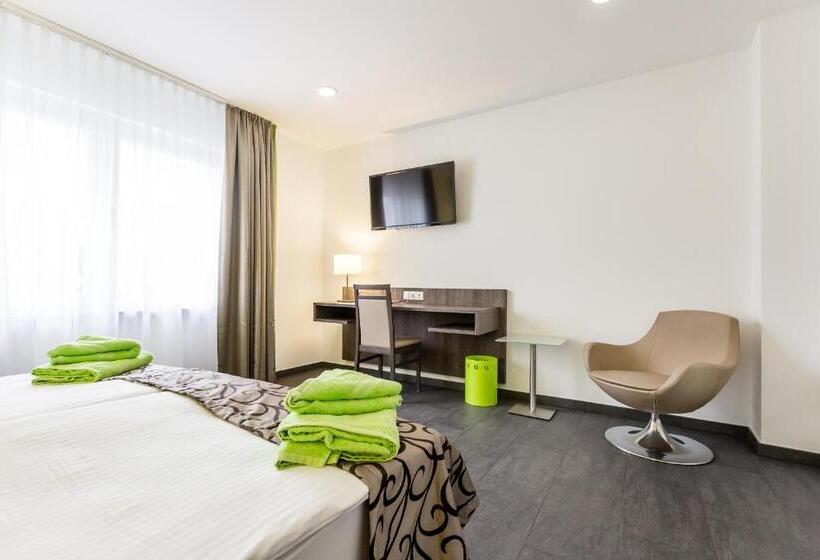 דירת דופלקס בת חדר שינה 1, Deluxe Haus Glessen   Zentral Zu Köln!