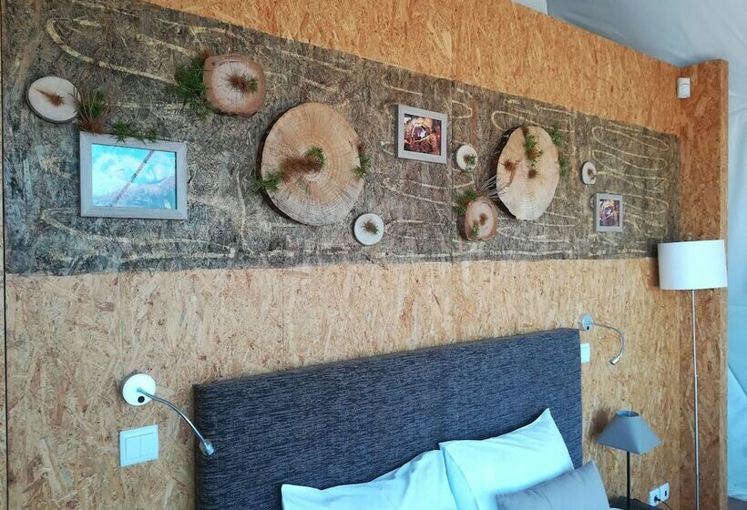 چادر با خدمات رفاهی استاندارد, Natura Glamping