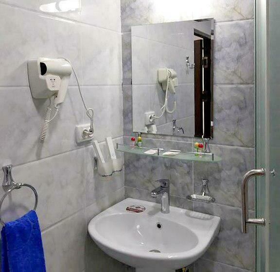 اتاق استاندارد, A Hotel Ex Magistral