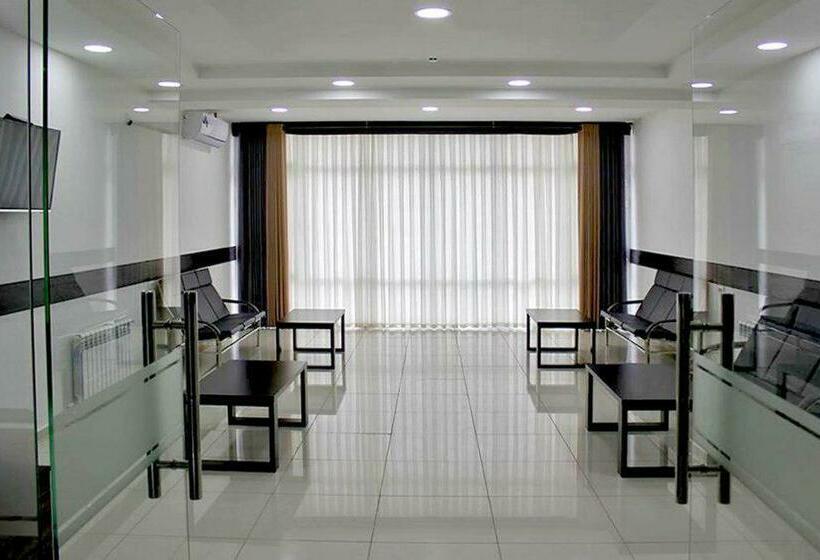 Economy Triple Room, A Hotel Ex Magistral