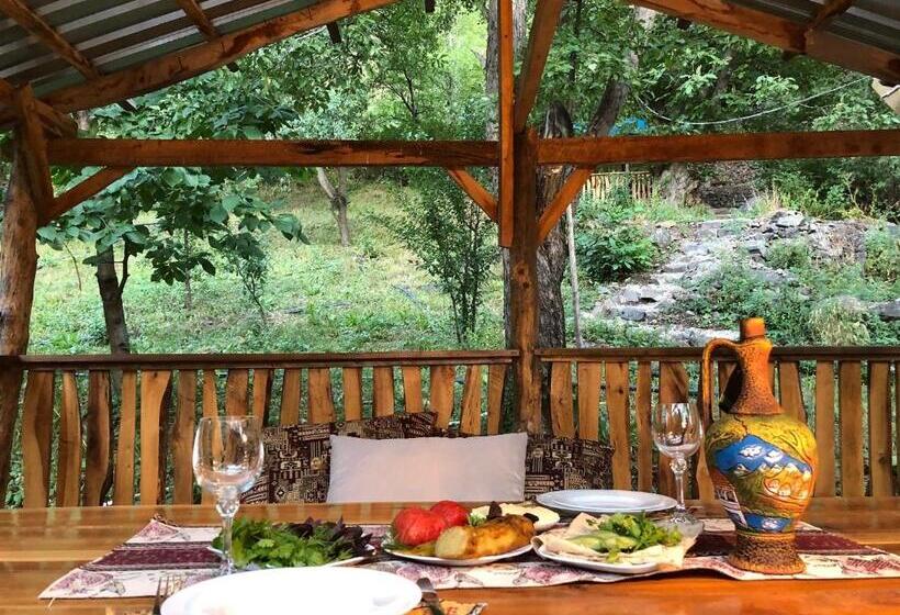 اتاق استاندارد با چشم‌انداز کوهستان, Bjnihouse, Guest House