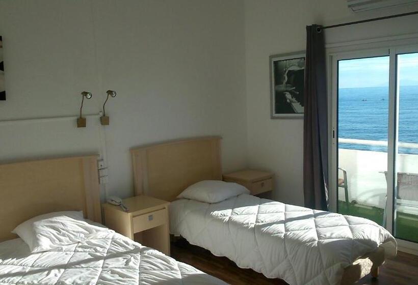 اتاق استاندارد با چشم‌انداز دریا, Ariana