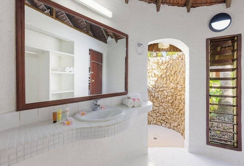 ویلای استاندارد با چشم‌انداز باغ, Breakas Beach Resort