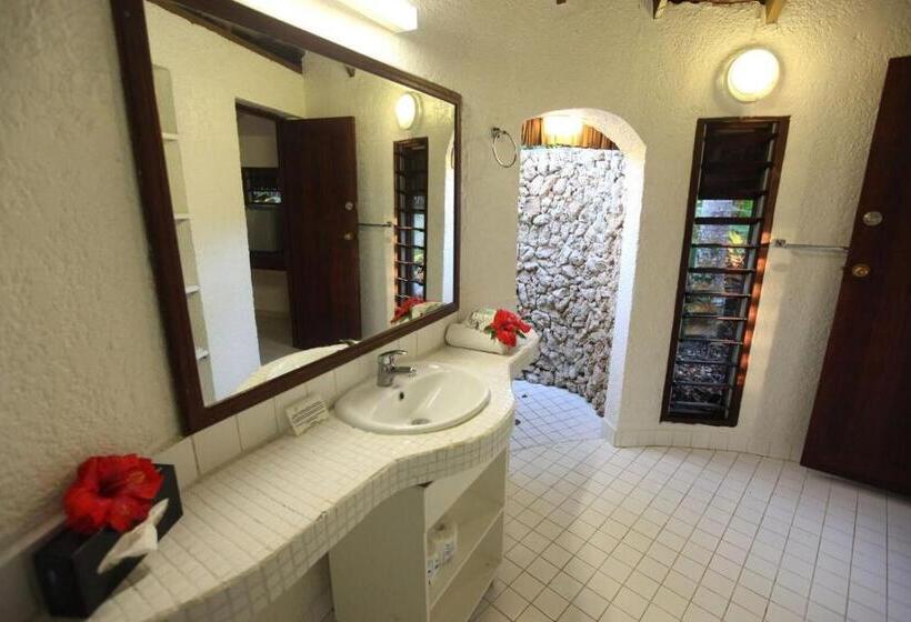 ویلای استاندارد با چشم‌انداز باغ, Breakas Beach Resort
