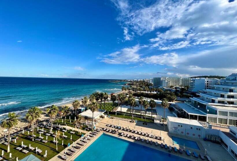 اتاق استاندارد با چشم‌انداز دریا, Constantinos The Great Beach