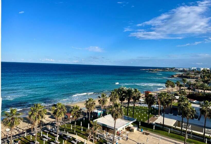 اتاق استاندارد با چشم‌انداز دریا, Constantinos The Great Beach