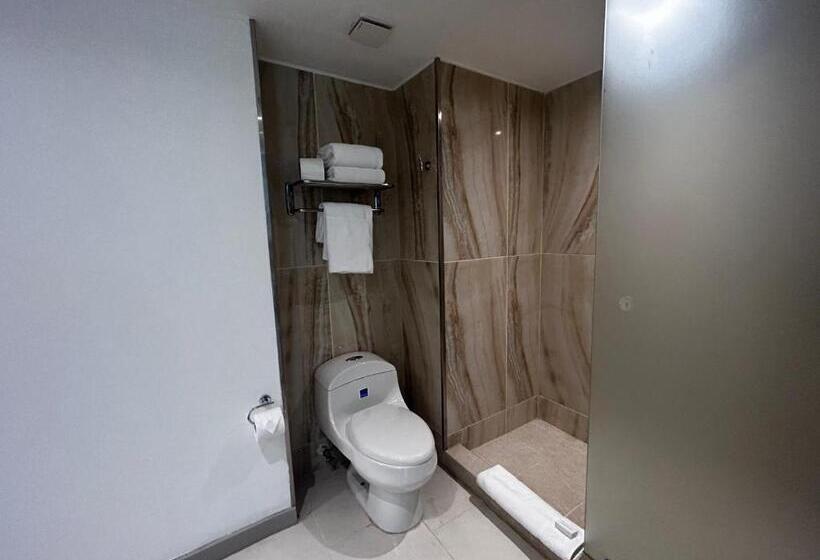 חדר אקזקיוטיב, Decapolis Hotel Panama City