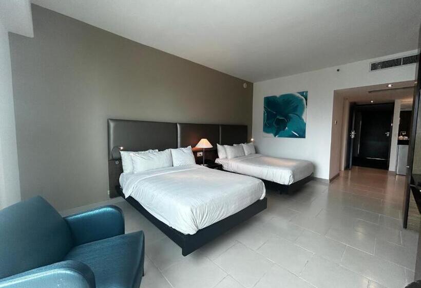 חדר אקזקיוטיב, Decapolis Hotel Panama City