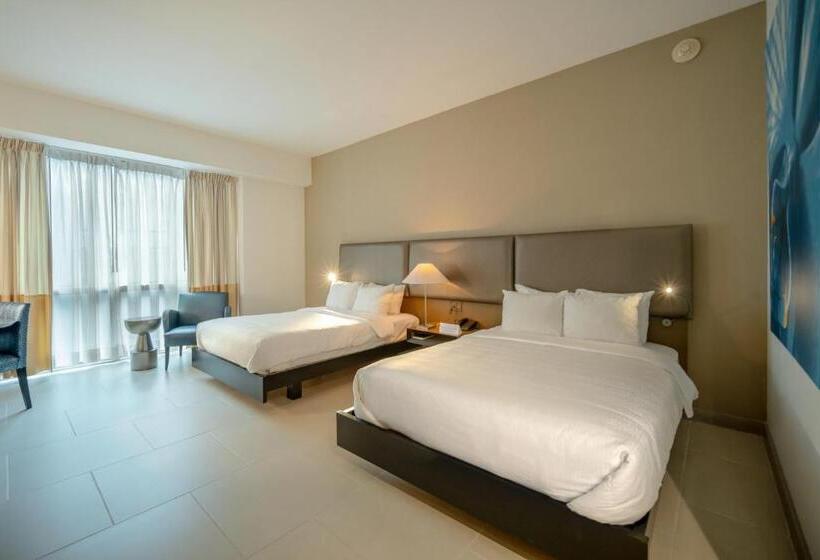 חדר אקזקיוטיב, Decapolis Hotel Panama City