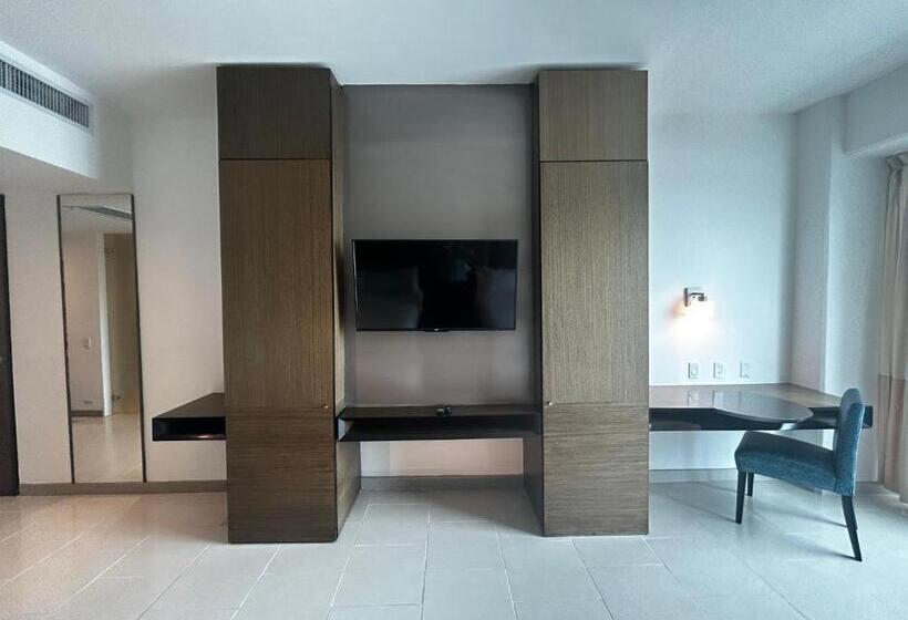 חדר אקזקיוטיב נוף לים, Decapolis Hotel Panama City
