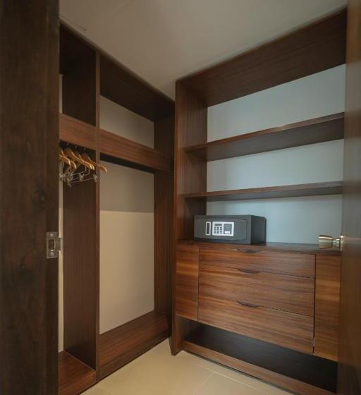 סוויטת ג'וניור אקזקיוטיב, Decapolis Hotel Panama City