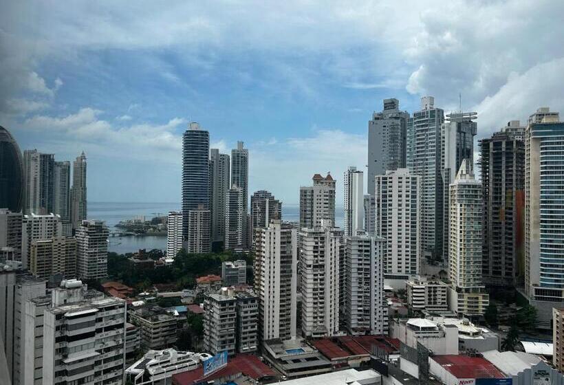 סוויטת ג'וניור אקזקיוטיב, Decapolis Hotel Panama City
