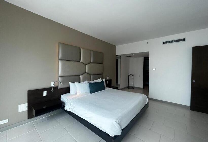 סוויטת ג'וניור אקזקיוטיב, Decapolis Hotel Panama City