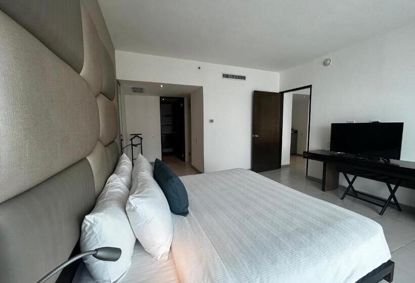סוויטת ג'וניור אקזקיוטיב, Decapolis Hotel Panama City