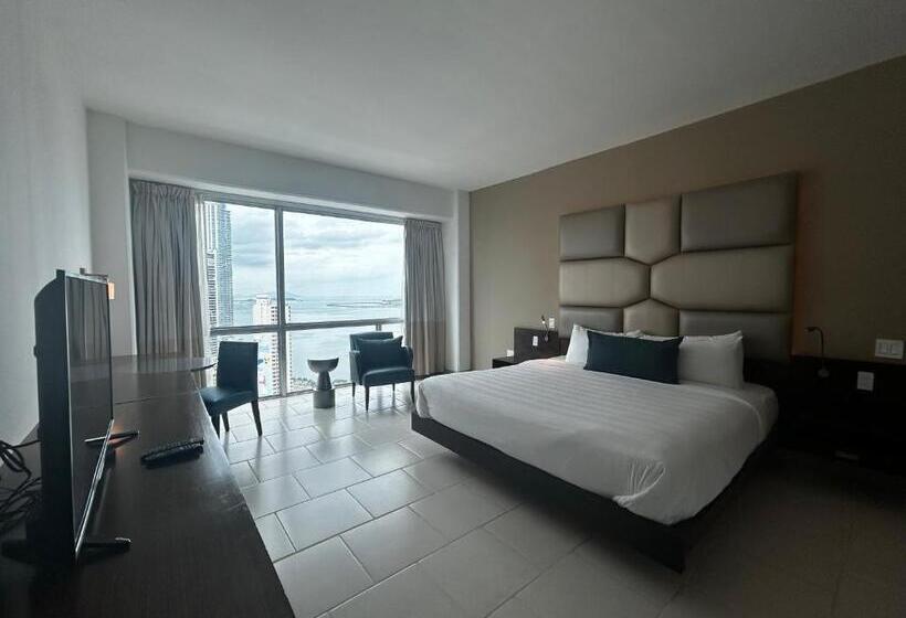 סוויטת ג'וניור אקזקיוטיב, Decapolis Hotel Panama City