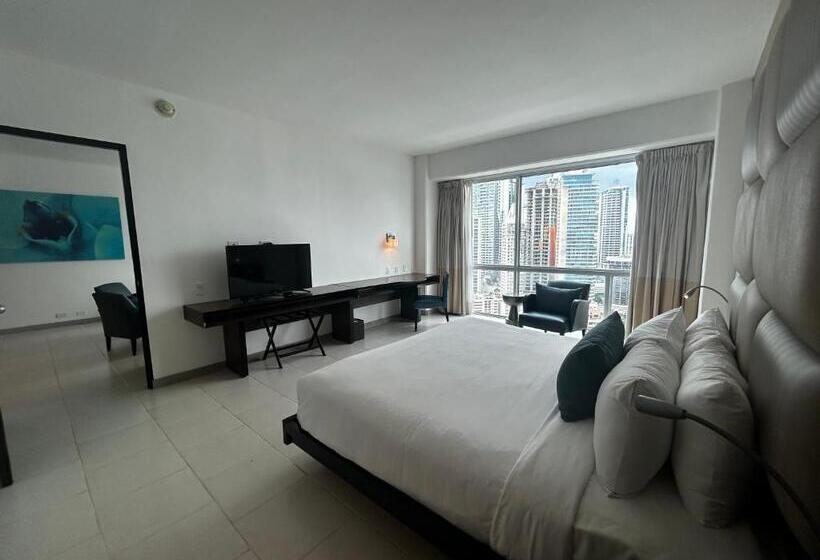 סוויטת ג'וניור אקזקיוטיב, Decapolis Hotel Panama City