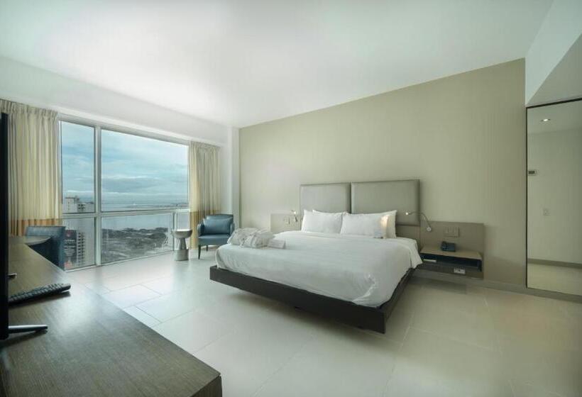 סוויטת ג'וניור אקזקיוטיב, Decapolis Hotel Panama City