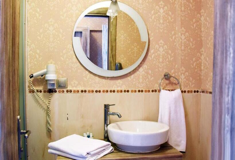 اتاق لوکس, Delfi Hotel Spa & Wellness Center
