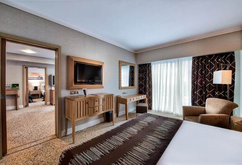 اتاق خانوادگی, Grand Hotel Konya