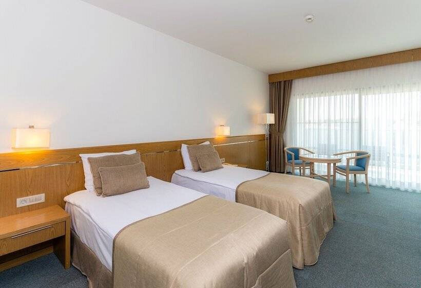 اتاق استاندارد با چشم‌انداز باغ, Grand Hotel Ontur Cesme