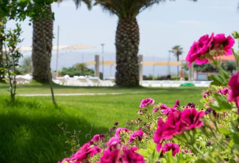 اتاق استاندارد با چشم‌انداز باغ, Grand Hotel Ontur Cesme