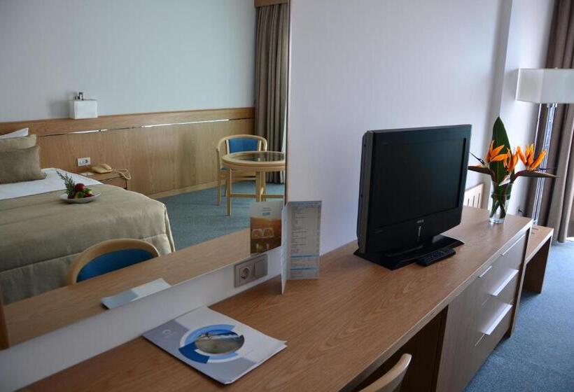 اتاق استاندارد با چشم‌انداز باغ, Grand Hotel Ontur Cesme