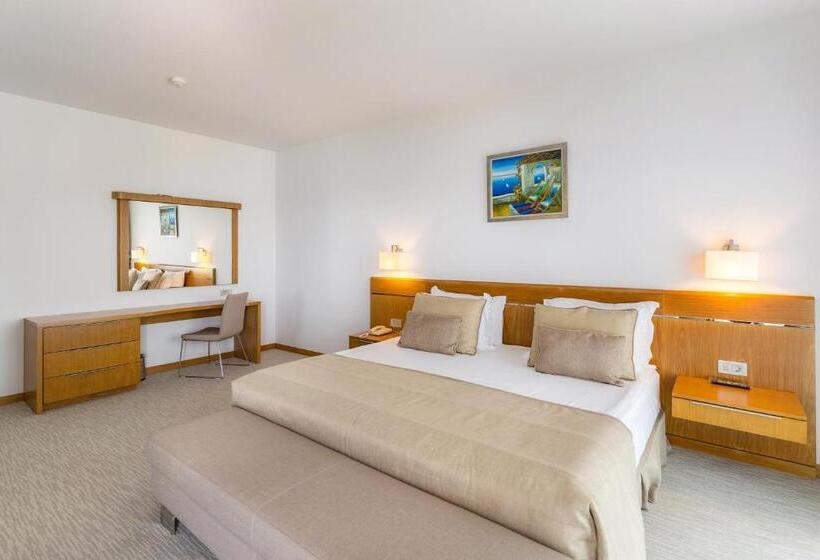 سوئیت با تخت بزرگ, Grand Hotel Ontur Cesme