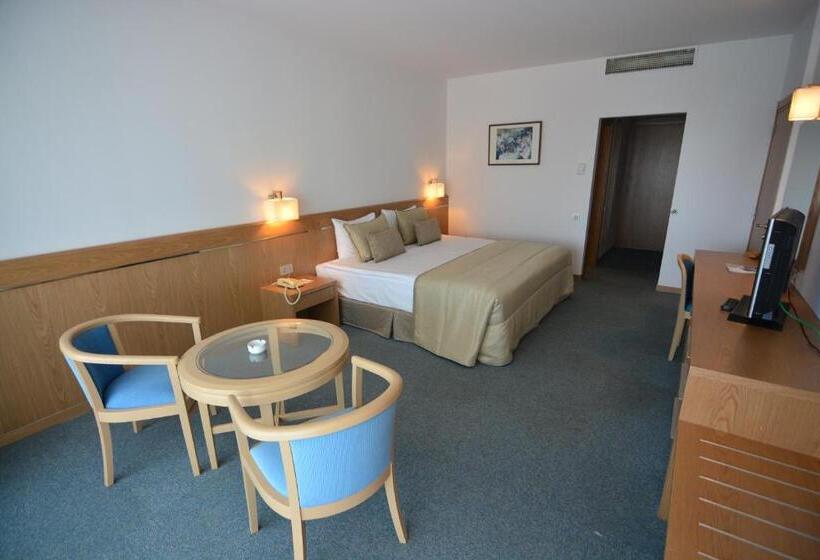 اتاق اساندارد با چشم‌انداز جانبی به دریا, Grand Hotel Ontur Cesme