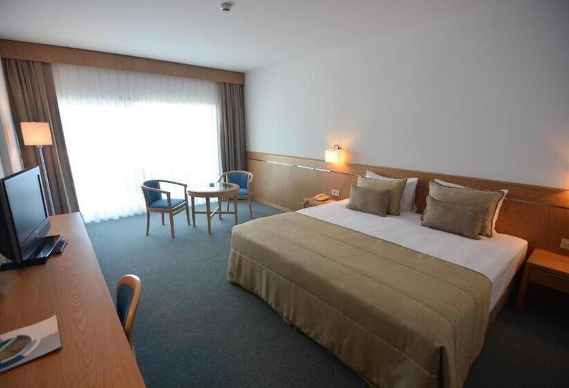 اتاق اساندارد با چشم‌انداز جانبی به دریا, Grand Hotel Ontur Cesme