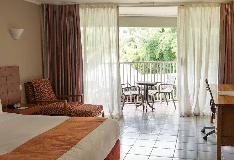 Premium Room Pool View, Holiday Inn Port Moresby By Ihg