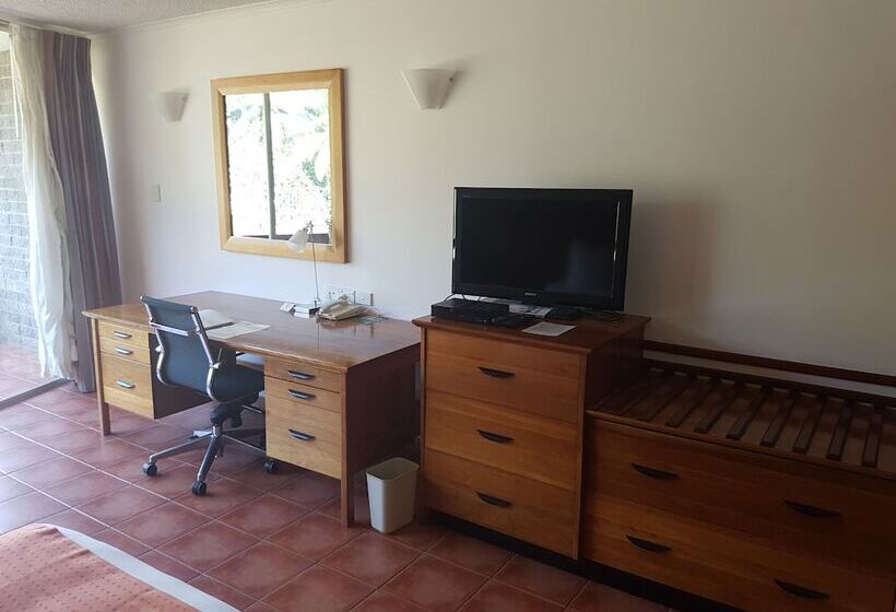 اتاق پریمیوم با چشم‌انداز باغ, Holiday Inn Port Moresby By Ihg