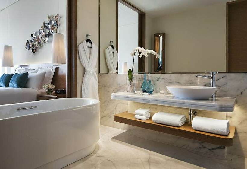 اتاق لوکس با چشم‌انداز دریا, Jw Marriott Absheron Baku