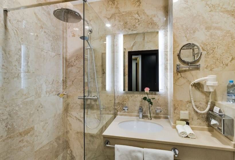 اتاق پرمیوم, Premier Hotel Dnister