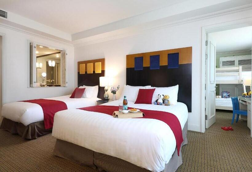 Люкс Вид на Горы, Ramada Plaza By Wyndham Jeju Ocean Front