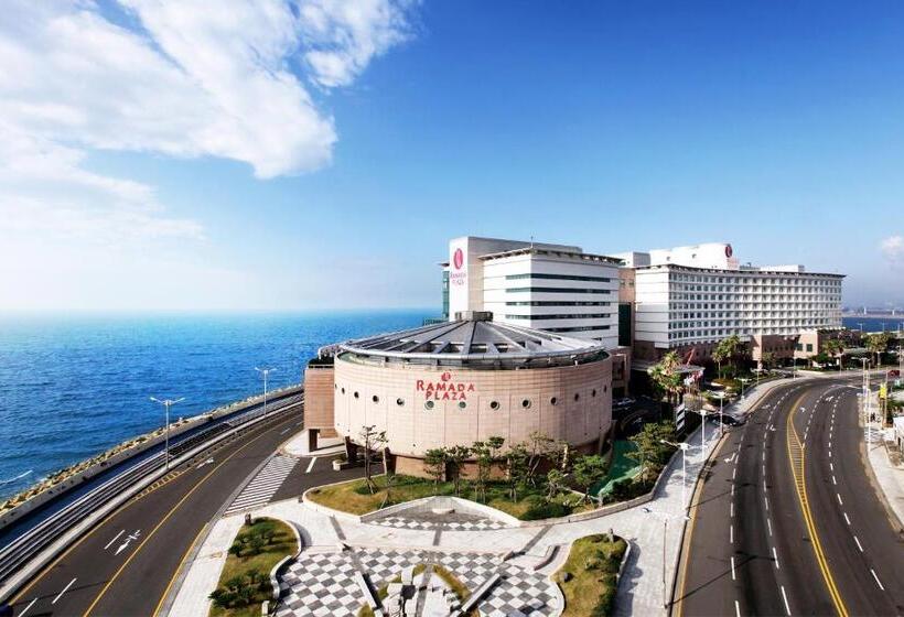 Номер Стандарт Вид на Море, Ramada Plaza By Wyndham Jeju Ocean Front