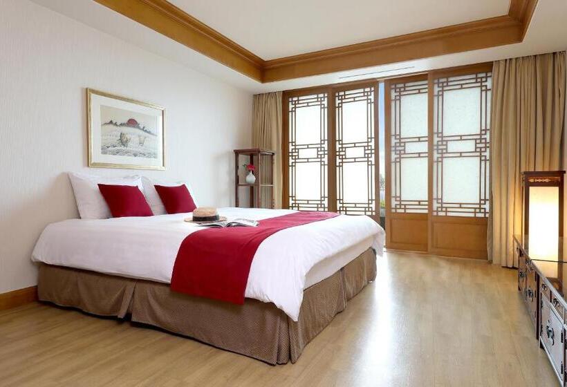 Номер Стандарт Вид на Море, Ramada Plaza By Wyndham Jeju Ocean Front
